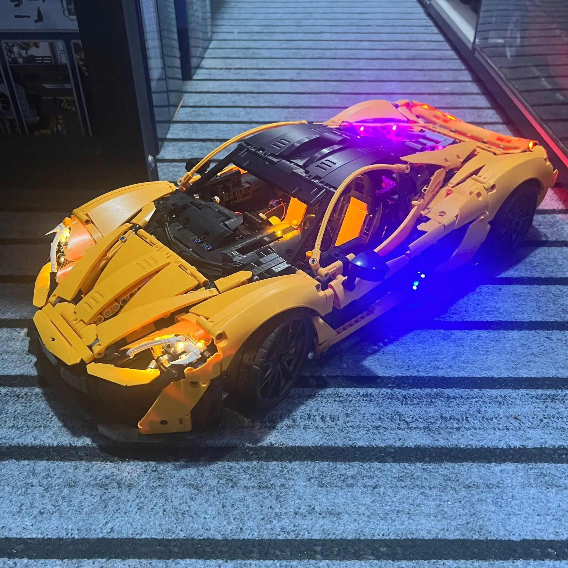 Kit luce LED per auto Technic  - Led Light Kit For Technic Supercar recensione e prezzo
